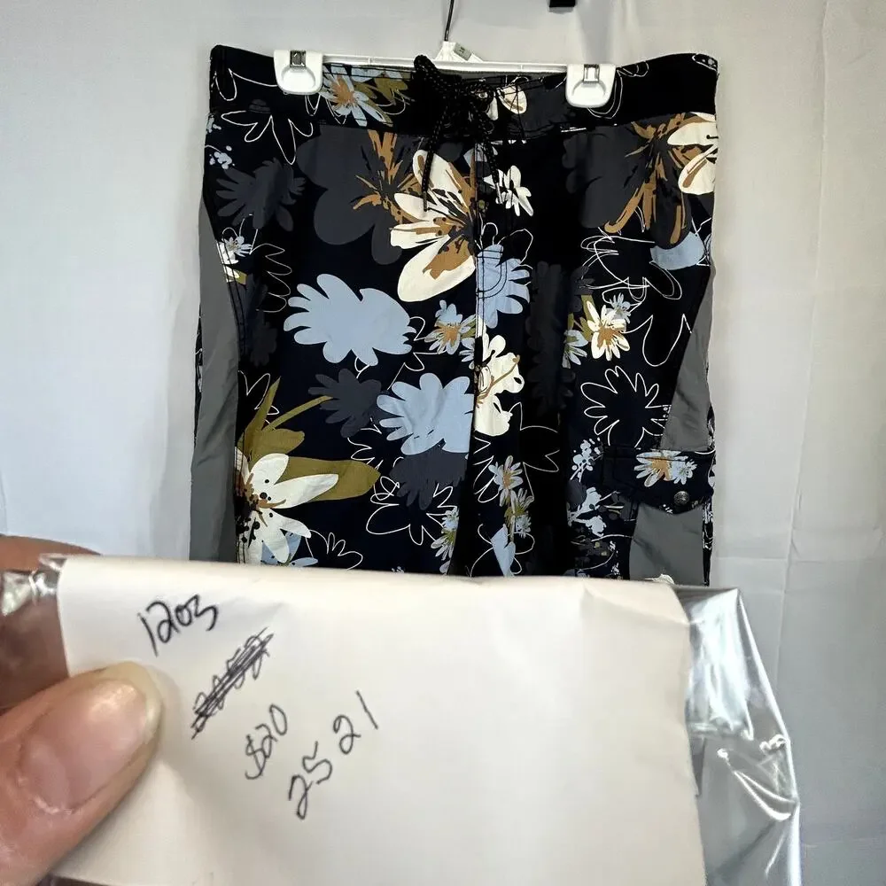 SKU2521 RELAX  Tommy Bahama Men's Large Black Gray Blue Floral Print Swim Trunks
